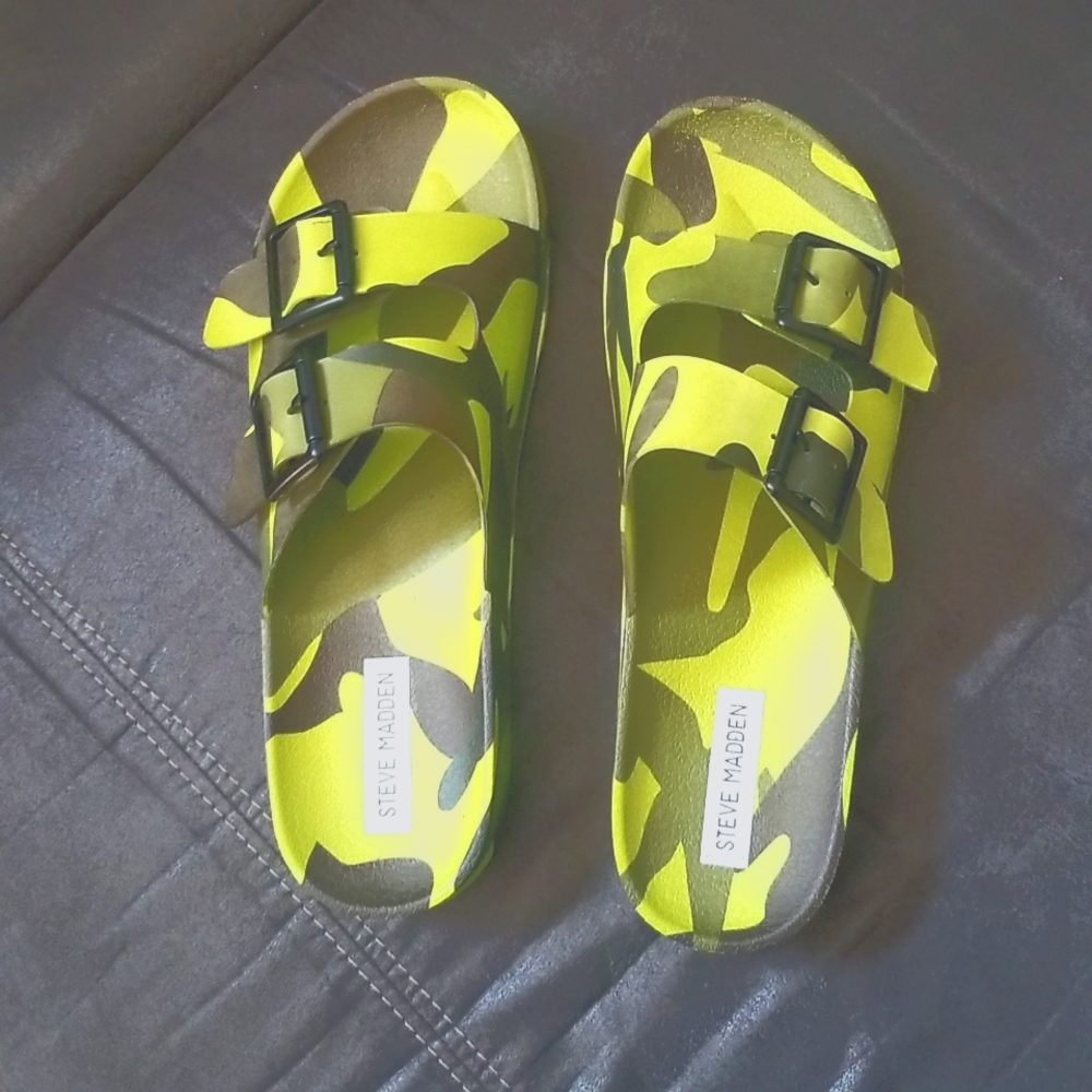 Steve madden water slide sandal